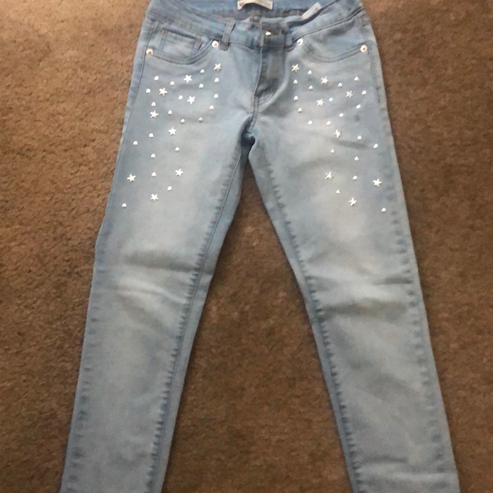 Girls Levi’s jeans.